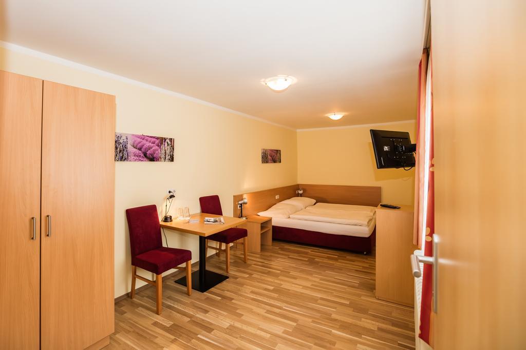Hotel Denk Bed & Breakfast Vorchdorf Exterior foto